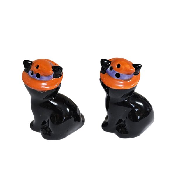 Cracker Barrel Black Witch Cat Halloween Mini Salt & Pepper Shaker Set - Picture 3 of 4